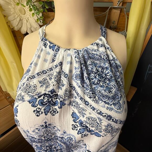 Maurices Beautiful Sleeveless Top Size 4X in Blue and White - Picture 7 of 13